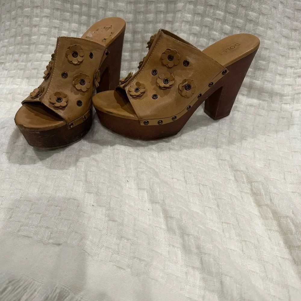 Dolce Vita Tan Floral Mules - Picture 2 of 4